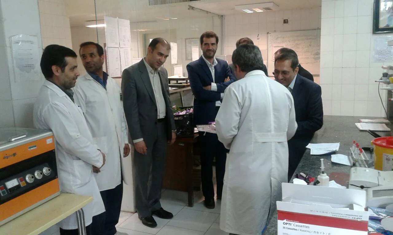 بازدید معاونت درمان از آزمایشگاه بیمارستان 