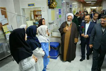 دیدار مسئولین شهر با پرستاران